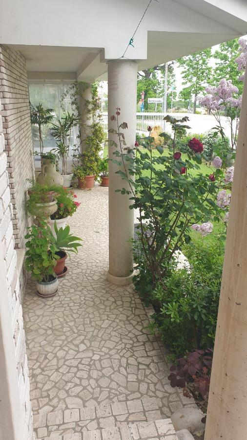 Villa Gioia Rooms Монтегранаро Екстер'єр фото