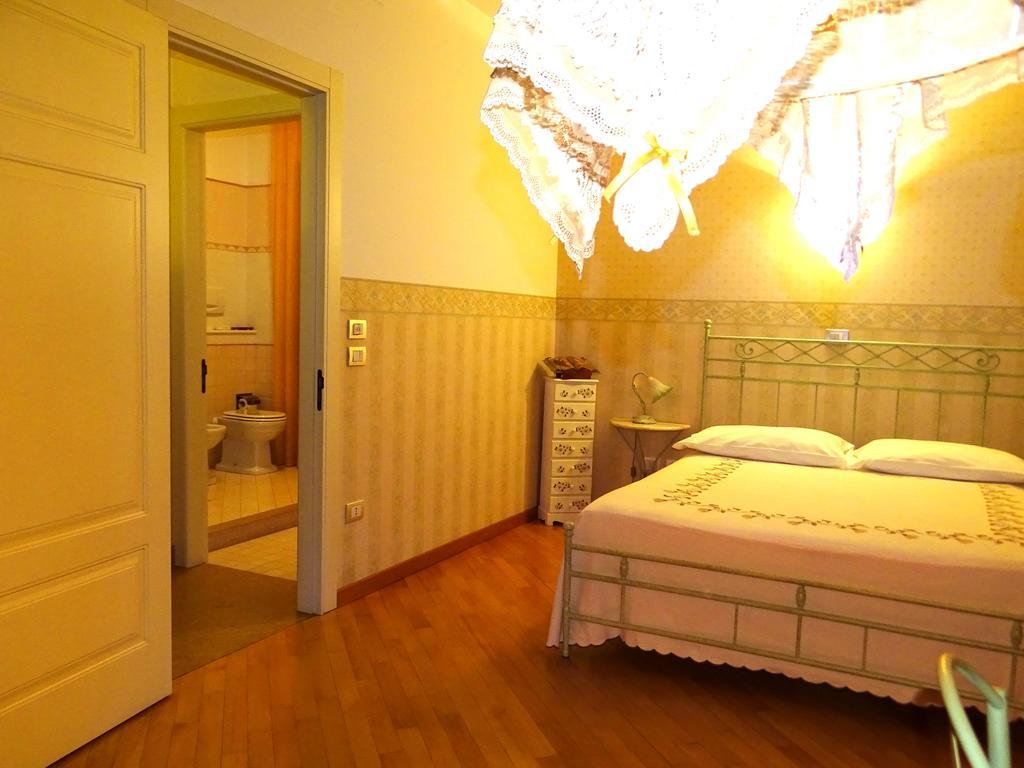 Villa Gioia Rooms Монтегранаро Номер фото