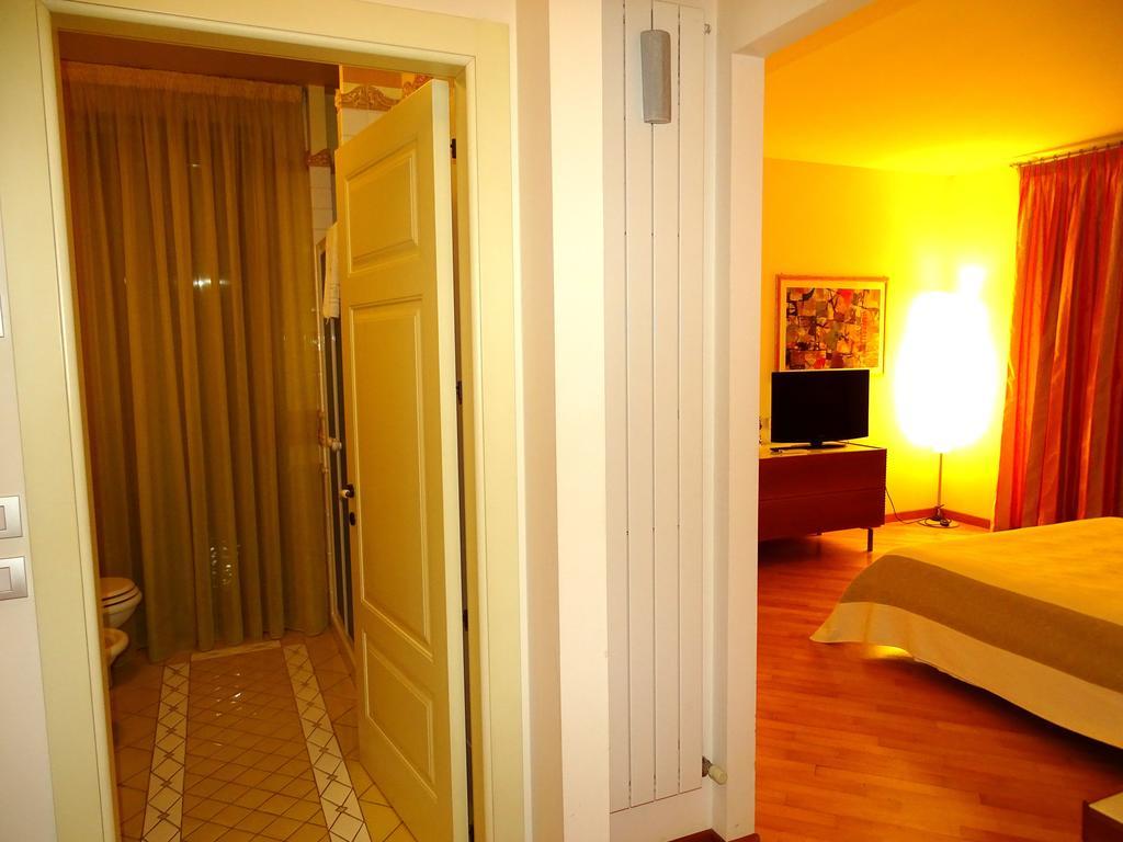 Villa Gioia Rooms Монтегранаро Екстер'єр фото