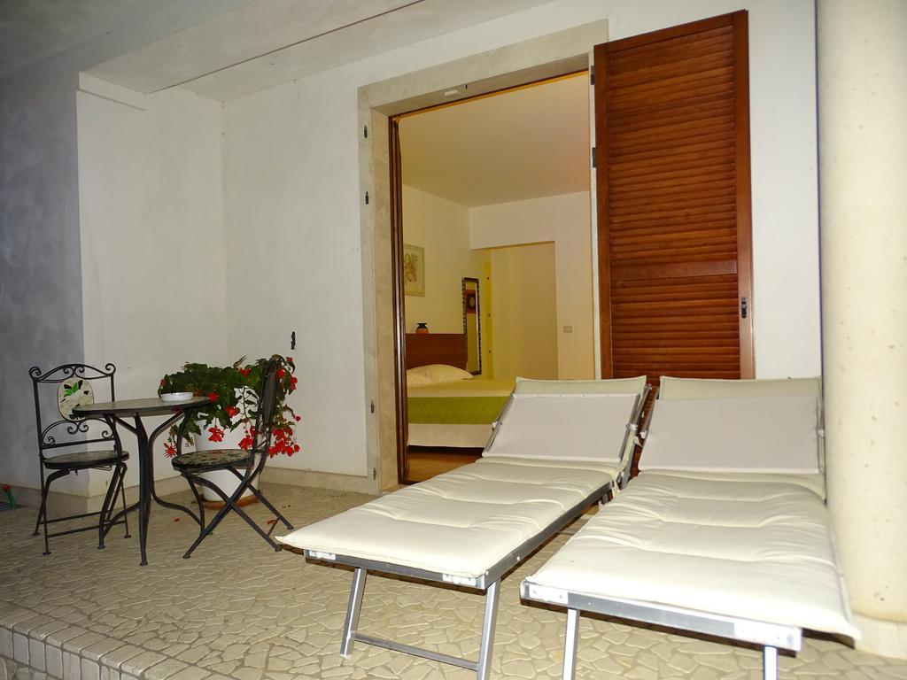 Villa Gioia Rooms Монтегранаро Екстер'єр фото