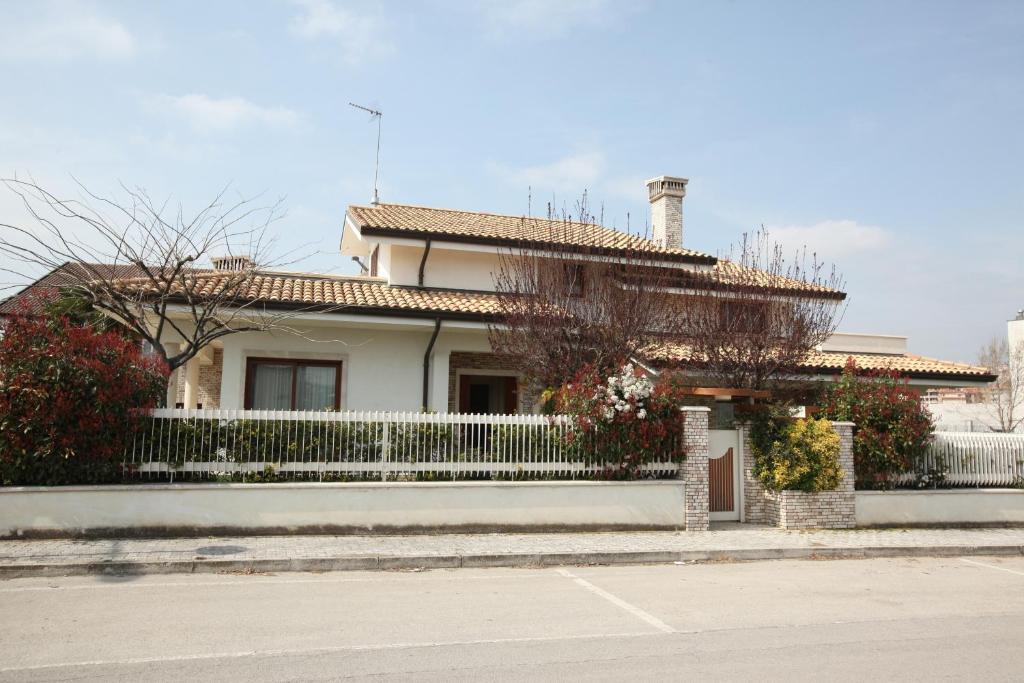 Villa Gioia Rooms Монтегранаро Екстер'єр фото